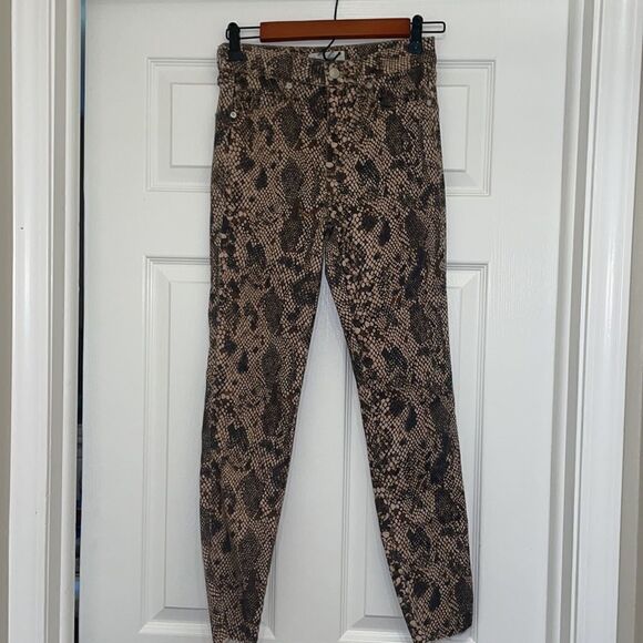 We the Free High Waist Denim Snake print raw hem Leggings - FREE PEOPLE - Picture 2 of 9
